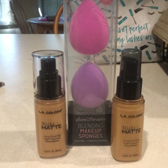 2 new matte foundation and blending make up sponge - Picture 7 of 7